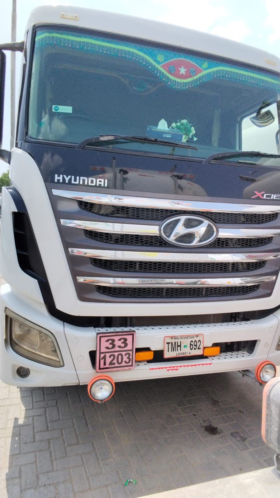 Hyundai 48 KL oil tanker TMH-692