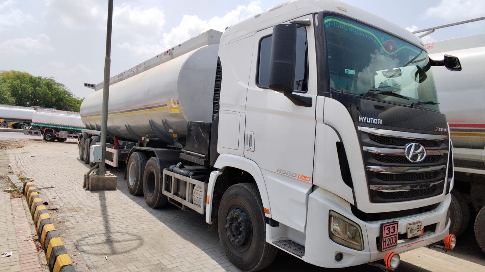 FAW 20 KL oil tanker JQ-1695